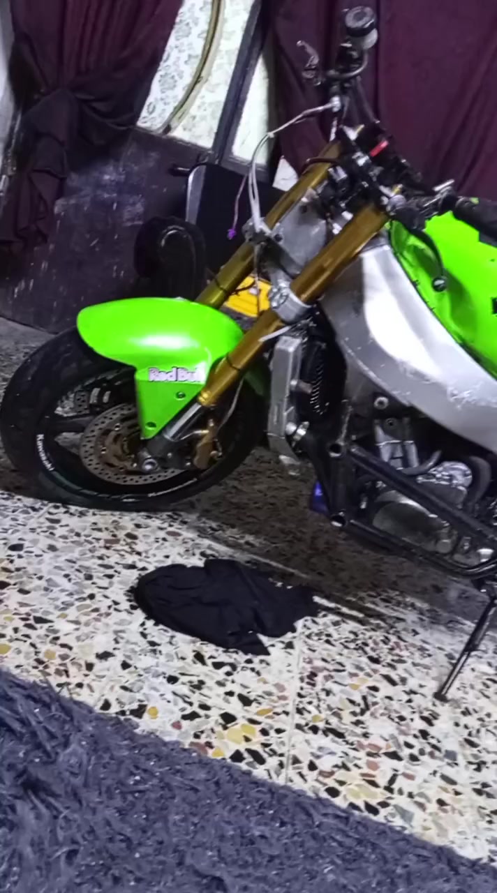 للبيع كوم حديد  بيه صوت  تفاصيل عل خاص او واساب ***********
