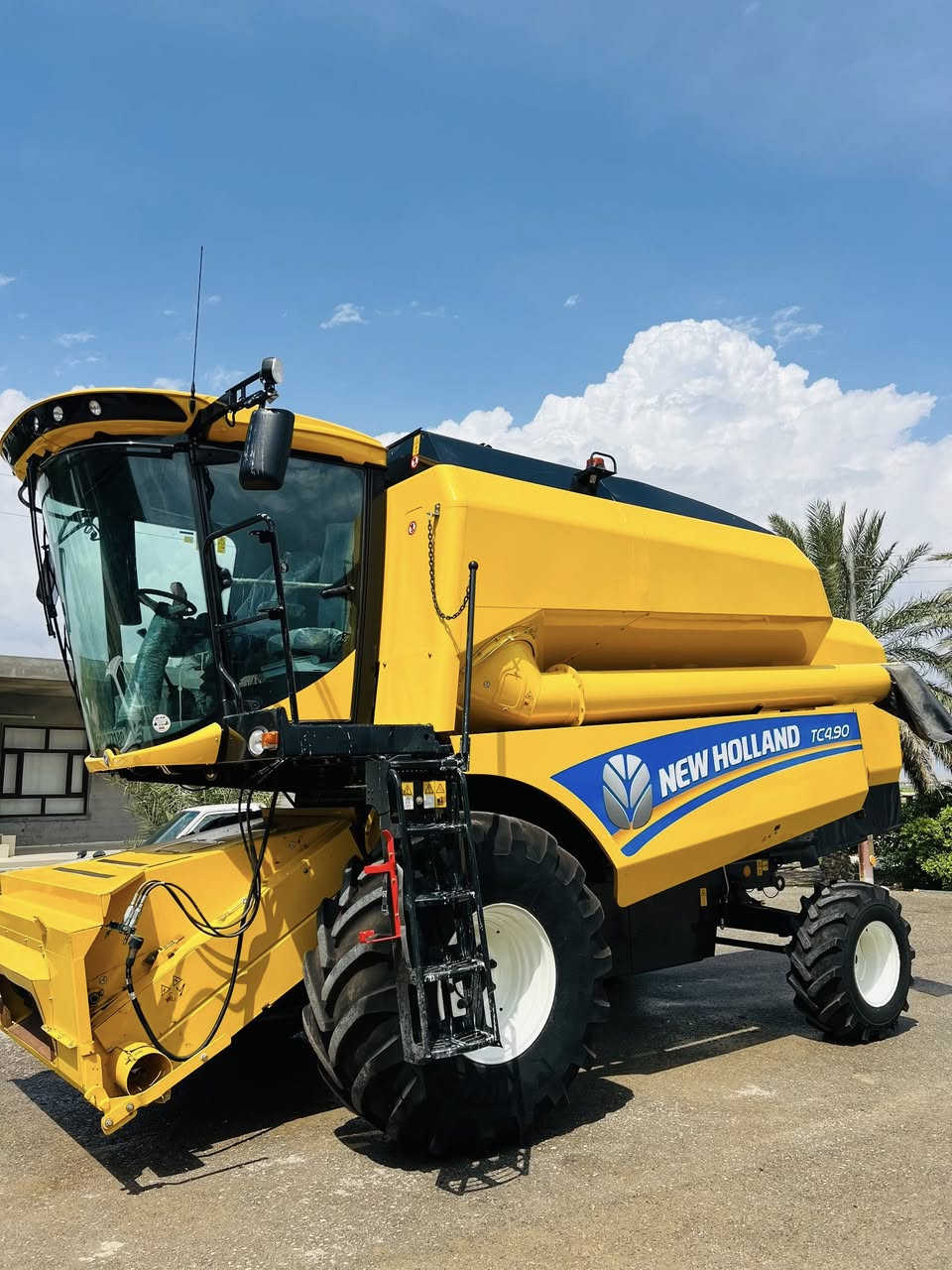 السلام و علیکم للبیع حاصدة اربع بلم فول مواصفات مودیل ٢٠٢٤رقم و سنوية سلیمانية مشغل٧٠٠ساعە فقط مکفول کفالە عامة ***********📞
