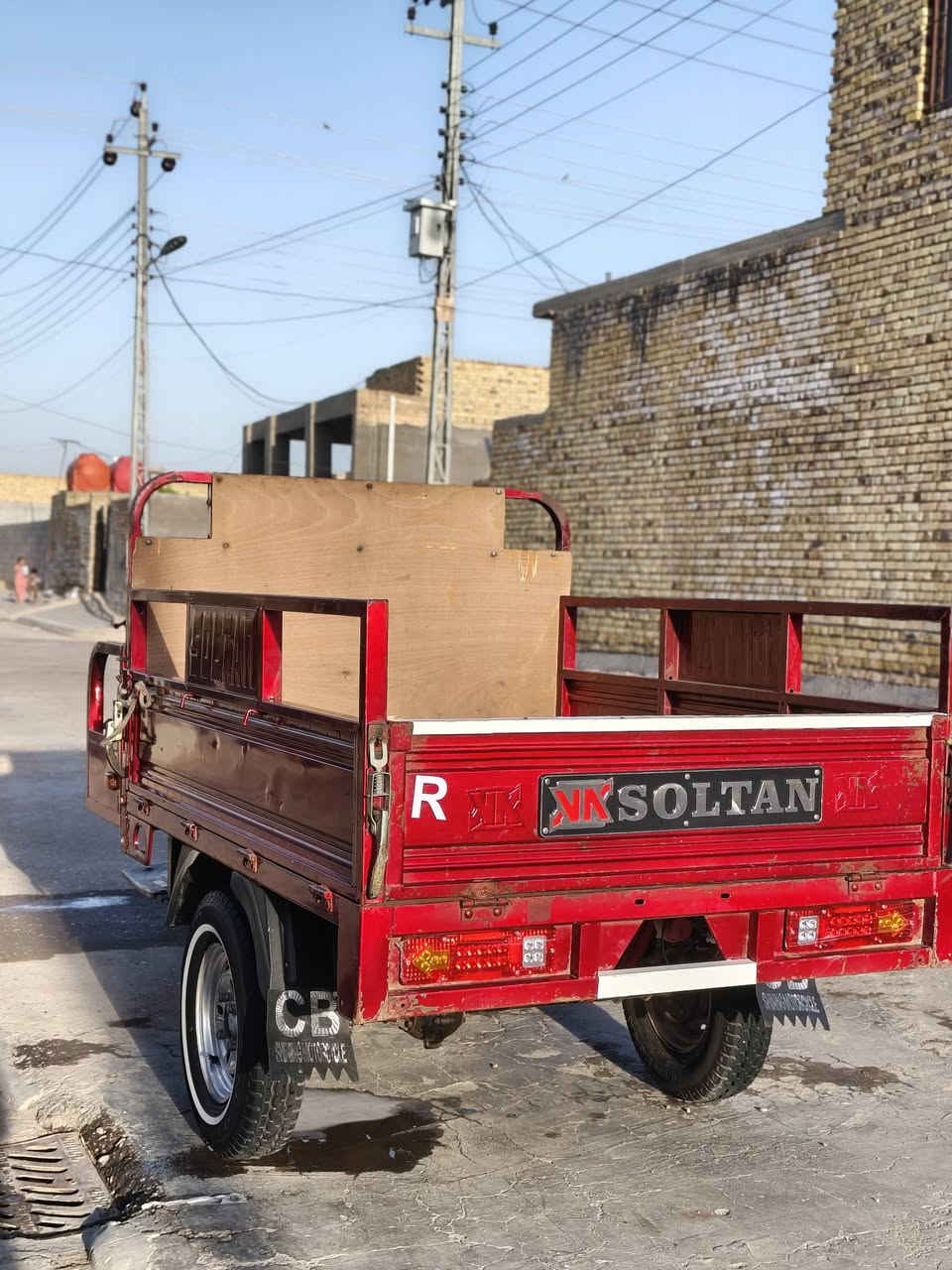 سلام عليكم ستوته رقم وسنويه تحويل ثاني يوم رقم نكليزي الموديل 2022 الستوته كامله من كل شيء ما بيه نقص السعر اتصل وتدلل تخم تايرت جديد مكينه جديده امتيار المكان ميسان قريت عباده قرب الجسر مال الحولي***********
