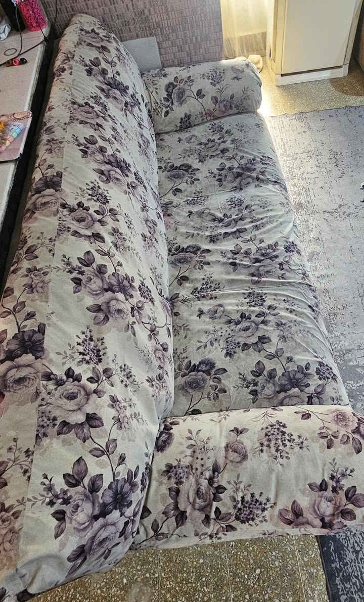 للبيع تخم قنفات مستعمل – حالة جيدة
تخم قنفات كامل
7 مقاعد 
يتضمن 2 كرسي قنفة 2 ب 3
نوع الموديل أمريكي نفخ شركة استقبال 
 نظيف
 استعمال خفيف
 مريح وما بيه كسور
 جاهز للاستخدام
 السعر: ٦٠٠ الف دينار
 المكان: بغداد حي الجامعة 
 النقل: على المشتري
 للتواصل ***********
