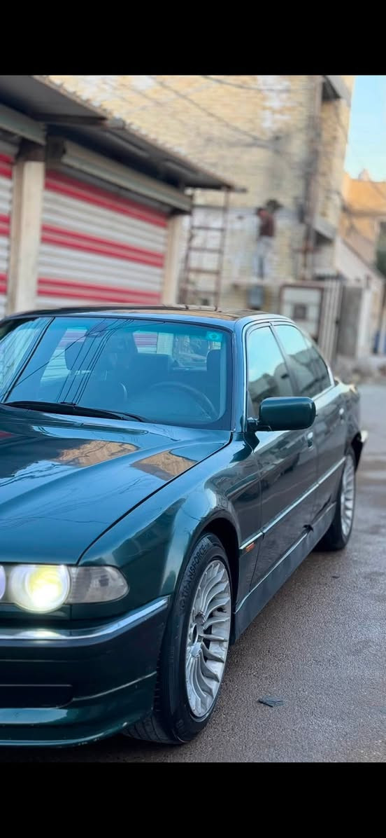 للبيع او للمراس 740i BMW E38 موديل 1996 محرك 8 سلندر 4000cc السياره جاهزه من جميع النواحي نقصهه فقط طوافه بانزين وabs تبريد شغال مكان السياره بغداد  سعر السيارة 80ورقه بيهه مجال بسيط هاتف ‭***********‬
