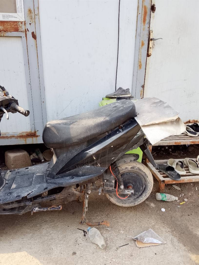 السلام عليكم 
دراجة شحن
سكنس 2023
تشيل 6 باتري
72 فولط
ملف 1000 واط حقيقي
رايدها ب250 وبيها مجال
سويت بيها حادث وتركتها بدون بطاريات
مكاني بصره جبيله شارع البهو البصرة, العراق


**إذا كنت صاحب هذا الإعلان وتريد حذفه لأي سبب، رجاءا أرسل رسالة إلى الدعم الفني**