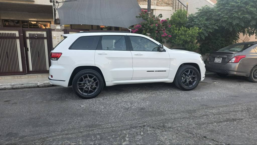 Jeep grand cherokee
S Xalije 
134هةزار كيلومةتر رويشتية
بێ بویاغ بي ليدران دوو شويني بجوك قةلةم كاري هةية 
سةنةوي رةقةم نوية بة ناوي خؤمانة 
٤ تاية نوي لةبنة دينارةك مةسروفي نية أربيل, العراق


**إذا كنت صاحب هذا الإعلان وتريد حذفه لأي سبب، رجاءا أرسل رسالة إلى الدعم الفني**