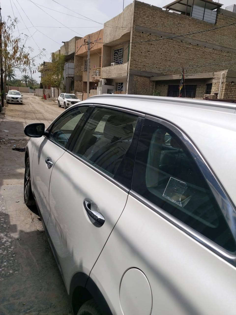 السلام عليكم 
سورينتو موديل ٢٠١٧
سته سلندر ٣ونص
مكفوله كفاله عامه عدى البارد موضح بالسونار مرفق مع المنشور 
٧ راكب تبريد 3 قطع، حساسات 360 درجة، كشنات كهرباء. بصمه 
معروفه مواصفات السورينتو فول عدى البانوراما سياره باسمي تحويل مباشر 
السعر ٢٣٥$ بيها مجال بسيط جداً حق الجيه لا اكثر
عنواني بغداد البياع 
غير متواجد على الفيس بوك 
هـ/‏‪***********‬‏
اتصال او واتس آب بغداد, العراق
