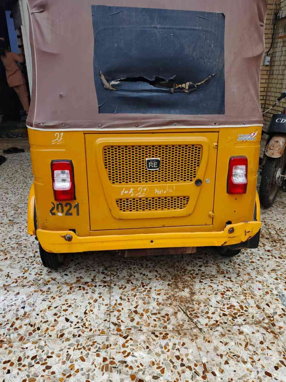 السلام عليكم 
تكتك 21 كفاله 
مكاني العماره 
*********** للاتصال 
مكلف بنشر
