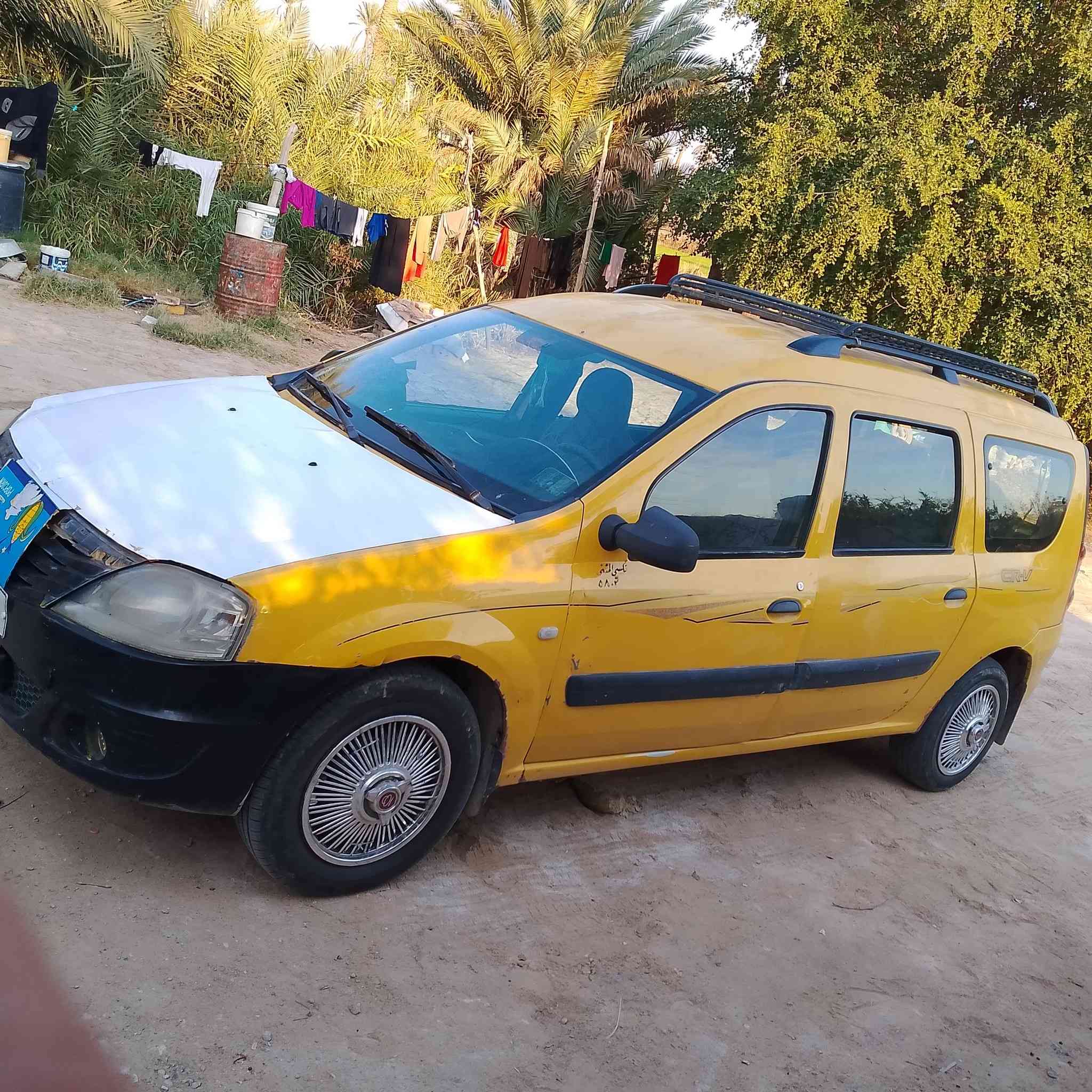 سلام عليكم رينو 2010 سنويه ال 28 سياره بسمي رقم نكليزي تبريد شغال مكينه وكير حداديه تخم تاير مصفره هيه وغرامات مكان السياره دوانيه غماس رقم ***********.   السعر 47 بيه مجال
