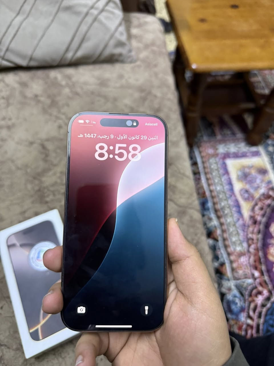 آيفون 16برو 
مستعمل حاله جيده كامل هوه والشاحنه والكارتونه 
ذاكره 256 مشحون 42 البطاريه 100 شخط مالي 
نموذجM  السعر 1350000
للتواصل علا هاذه الرقم ***********
المكان بغداد الغزالية
