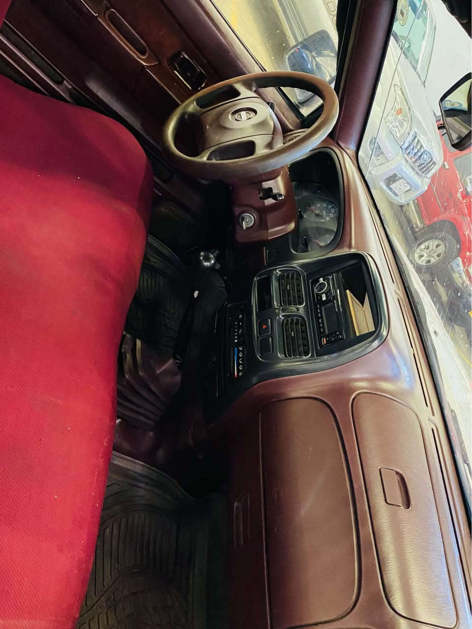 نیسان  تاک 2008 بەشەرتی گێر ومەکینە و تەبریدو  ھەموگیانی  بەشەرت سنەوی  نوێیە رەقەمی نوێیە  ھەزەی نوییە  4پارچەی  سبوخە  پێشی  لێدانی  ھیچ  نیە سەیارەکە  زۆرجوانە مالێ دۆستە 
سعری 83 وەرەقە کمیک مجال
***********
*********** كويسينجاك, أربيل
