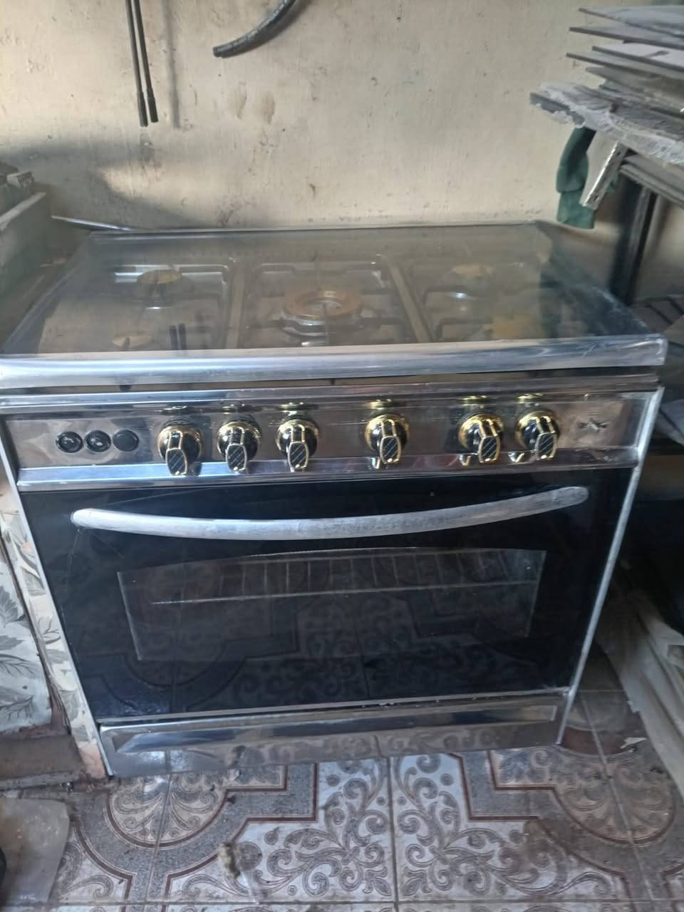 تم تجهيز طباخ  مصري للبيع
الي يريده يطب خاص او ينتصل   ‏‪0781 691 9519‬‏
