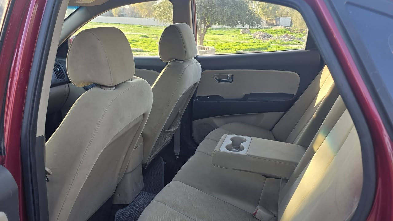 هۆندای ئاڤانتی 2010 قەپات مواسەفات بەس سڵاید نیە  پاکەتی 

ناوزەرد گێچ وەنەوشە ئیکۆ تەبرید  لەمس لایت پێش و دواوە لیزەریە لایت ناو ڕەش کوشن هیتەر حاسەیە تەرجیل بلوتوز
گێڕ و مەکینە و سەقف بەشەرت دەکشن بەرز  
***********
