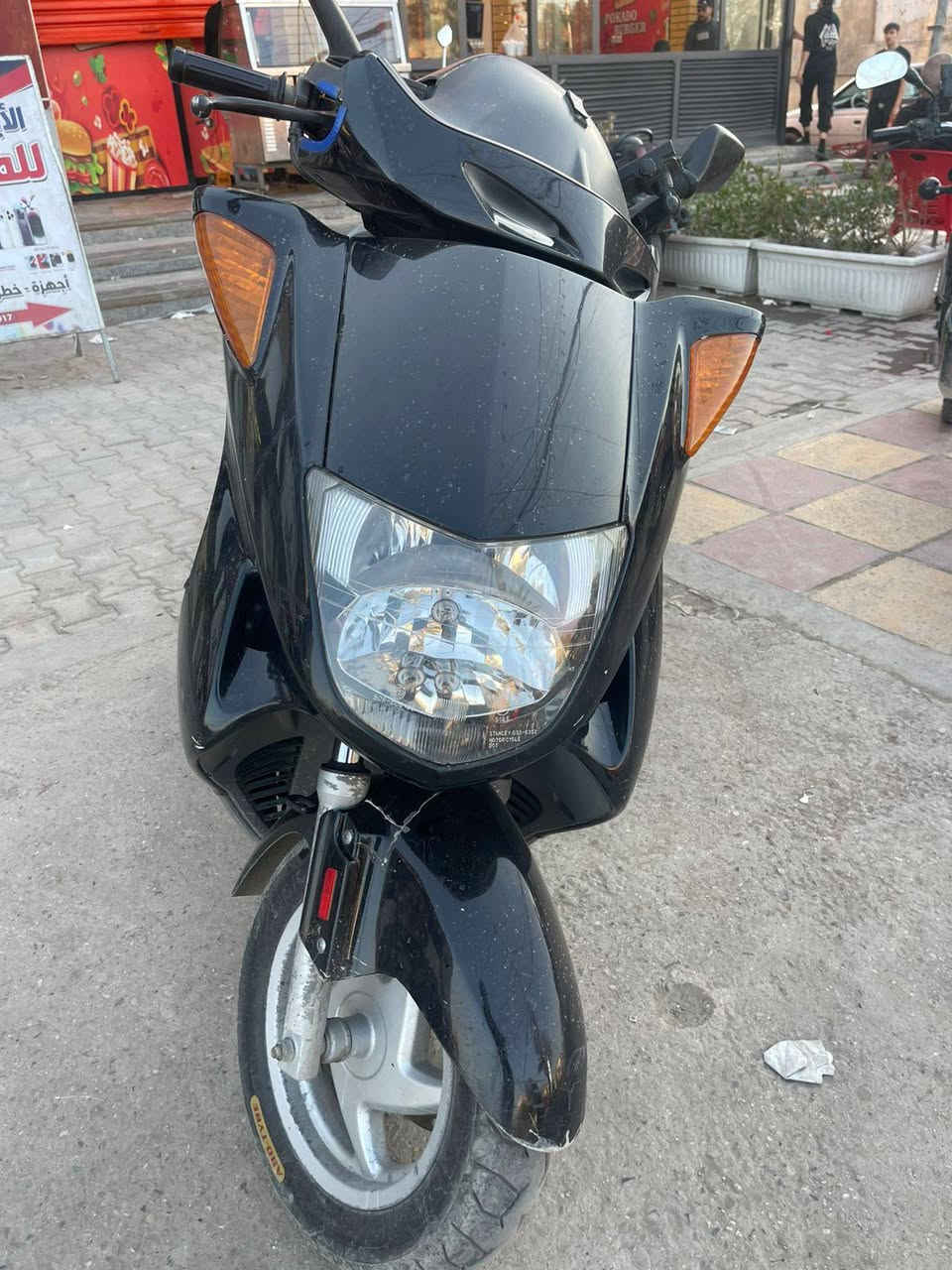 السلام عليكم دراجه فور سايد 
كهربائيات شغالة
ستان كهربائي
حساسات شغالة
دراجه مكفوله 
نقصها خرز مال كلج فقط
السعر 750 وبيها شوي مجال
العنوان بلديات قرب ساحة الحمزة
الاستفسار ***********
