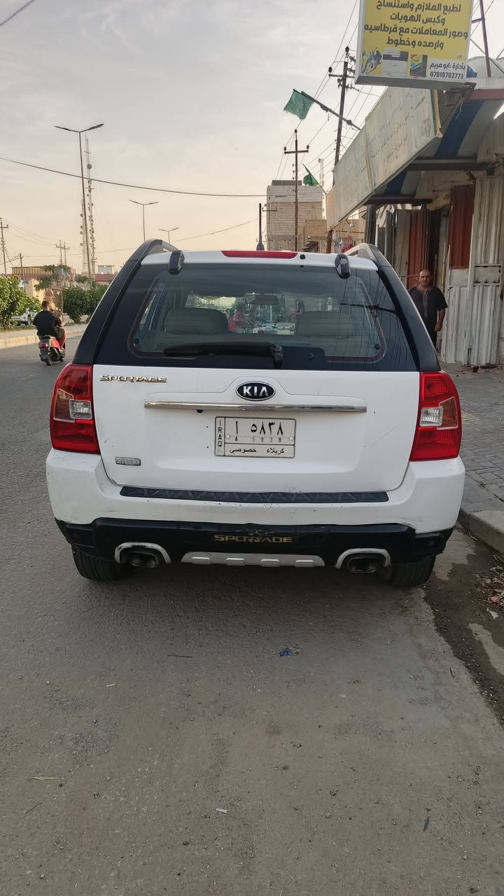 سبورتج ٢٠٠٩ خليجي مكفوله من الصبغ والضربة 
بسمي مكينه كير حداديه مكفولة
مكاني كربلاء السعر 120 وبيه مجال
***********

