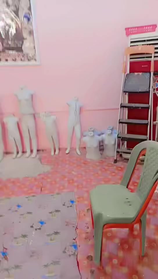 مليكانات نسائية واطفال جدد درجة اولى مجموعهن ٣٦ تقريباً او احتمال اكثر للبيع فقط شلعة وحدة 
السعر مليون دينار وعنواني البصرة

نصاصة مال بدلات العدد ٤
الاطفال تقريباً عددهن ١٠ 
المليكانات البيض الاصلية عددهن ١٤
والصفر العاديات ٨

للتواصل خاص او على الواتساب : ***********
