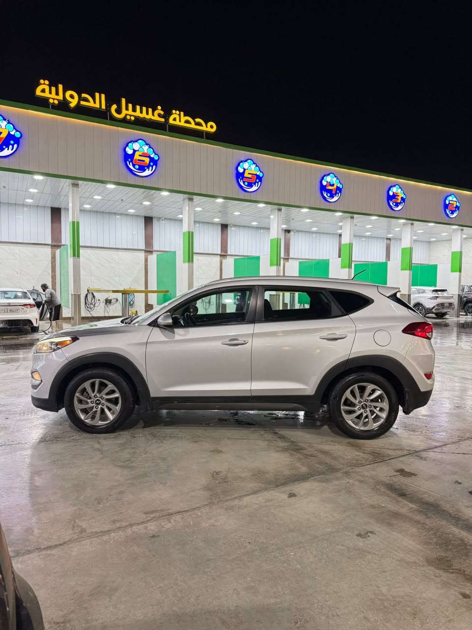 سلام عليكم  توسان 2016 ثلاث قطع  صبغ فقط 
وارد أمريكي رقم دولي مميز تحويل ثاني يوم 
سعر 143 وبيه مجال عنوان بغداد فلسطين
***********
