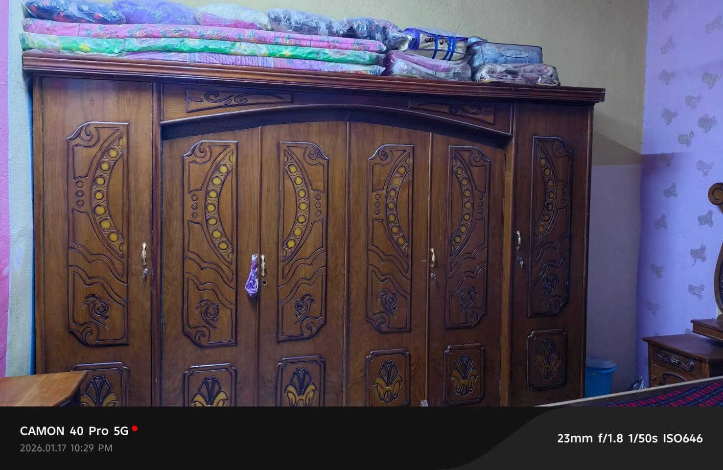 غرفة صاج نضيفة كامله 
وسعرها 750 بيها مجال 
شراي تصال أو راسل رقم ***********
