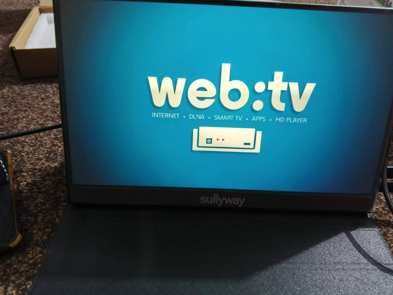 هذه شاشة محمولة بحجم15.6  بوصة، ومناسبة للاستخدام أثناء التنقل، العمل عن بعد، والألعاب.
الشاشة: دقة عالية تصل إلى 2K (2160x1440) مع تقنية IPS وزوايا مشاهدة واسعة. 
المنافذ: مجهزة بمنافذ Type-C و Mini HDMI لسهولة الاتصال بأجهزة الكمبيوتر المحمول، الهواتف، ومنصات الألعاب. 
المميزات: تحتوي على مكبرات صوت مدمجة، وحامل مغناطيسي يعمل كغطاء واقٍ.


**إذا كنت صاحب هذا الإعلان وتريد حذفه لأي سبب، رجاءا أرسل رسالة إلى الدعم الفني**