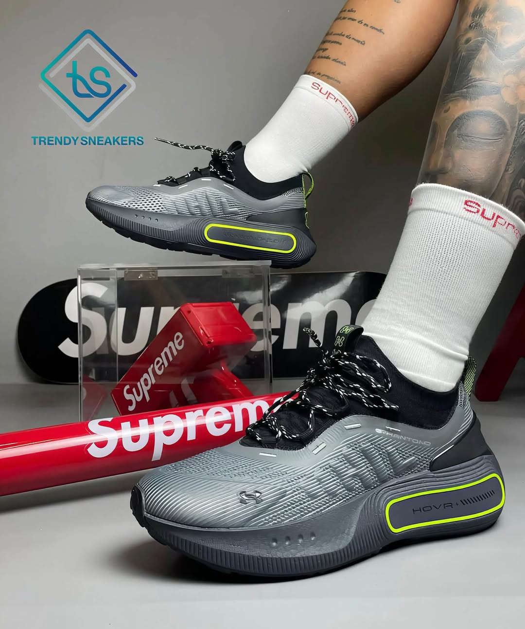 🔥 مو كل حذاء رياضي ينجح يجمع بين الراحة والأناقة بنفس الوقت… لكن Under Armour Phantom 4 قدر يسويها بسهولة.

إذا تدور على حذاء مريح للمشي اليومي، الدوام، الجيم، وحتى الطلعات، فهذا الموديل يقدم تجربة ممتازة بفضل تقنية UA HOVR+ اللي تساعد على امتصاص الصدمات وتوفر إحساس مريح مع كل خطوة. كما يتميز بتصميم عصري يشبه السنيكر الكاجوال أكثر من كونه حذاء رياضي تقليدي، لذلك يلبس على مختلف الإطلالات. 

✔️ راحة استثنائية
✔️ تصميم شبابي أنيق
✔️ مناسب للمشي والاستخدام اليومي والجيم
✔️ خامات عالية الجودة من اندر آرمر

📦 التوصيل متوفر إلى جميع محافظات العراق

للطلب والاستفسار مراسلة أو الاتصال: ***********

#UnderArmourPhantom4 #ترندي_سنكرز #trendysneakers
