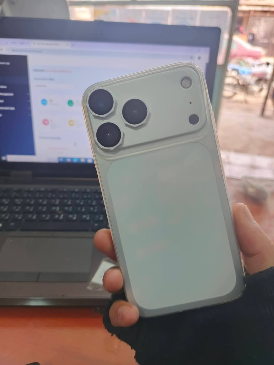 � ايفون XR للبيع

 • محوّل إلى iOS 17 Pro
 • الذاكرة: 64GB
 • الجهاز نظيف ويعمل بكفاءة
   .  مبدل بطاريه وكاله 
السعر 140 وبي مجال
📍 مكتب ياسين للإنترنت
📞 ***********
