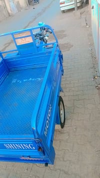 شباب دراجه للبيع شوفت عينكم مديل 23 سنويه والسعر الاتصال.  07821261708