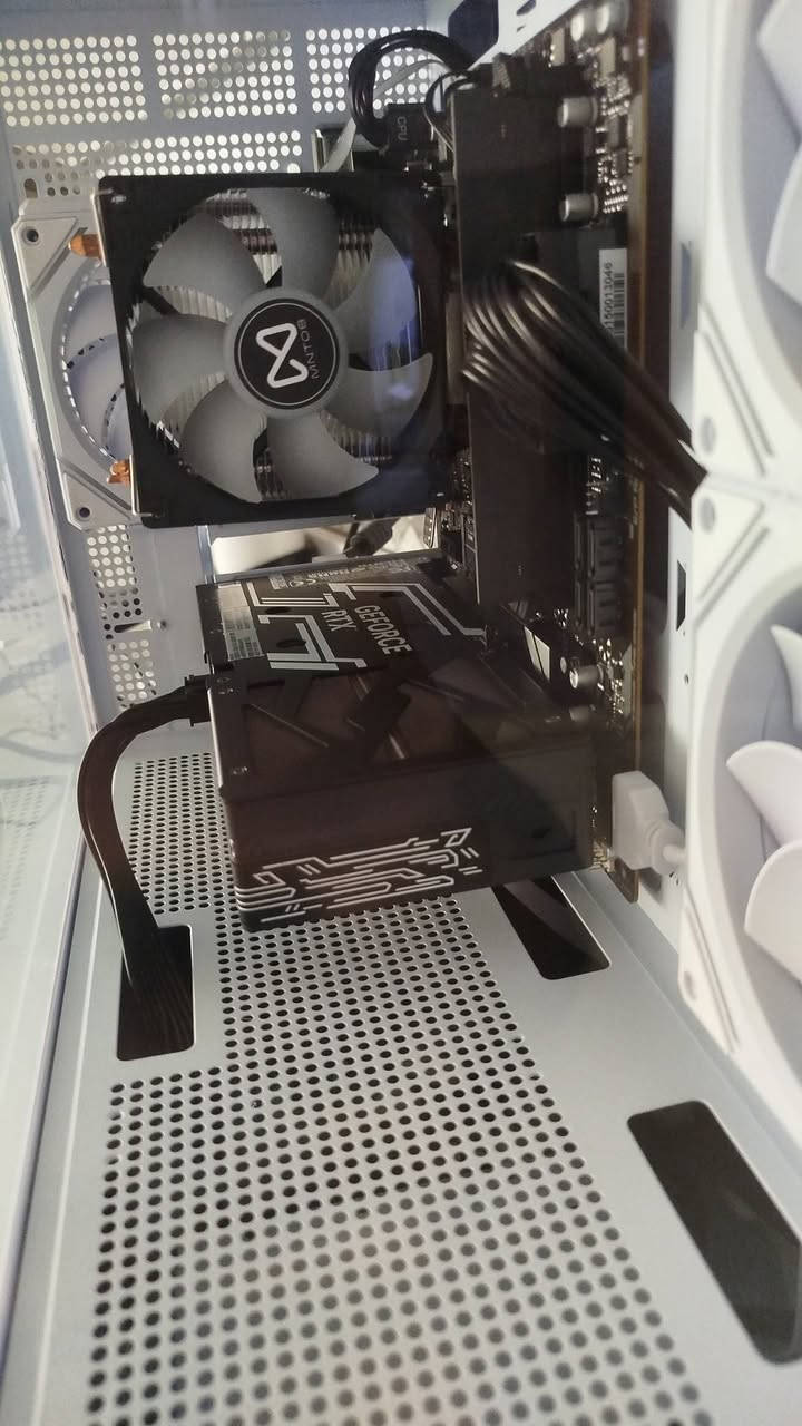 تجميعة PC للبيع - المواصفات:
المعالج: AMD Ryzen 5 7500F
كارت الشاشة: NVIDIA RTX 5060 Ti 16GB
المذربورد: MSI B650M PRO
الرام: 16GB DDR5 5600MHz
الهارد: M.2 NVMe 512GB (3500MB/s)
البور سبلاي: 650W GALAX
الكيس: Black & White Edition
الشاشة: 2K Resolution | 165Hz
ماوس+ كيبورد nova

استعمال ٤ اشهر 
كل القطع عليها ورقة ضمان سنتين من المكتب

السعر: 2,000,000 دينار عراقي
للتواصل (اتصال + واتساب): ***********
