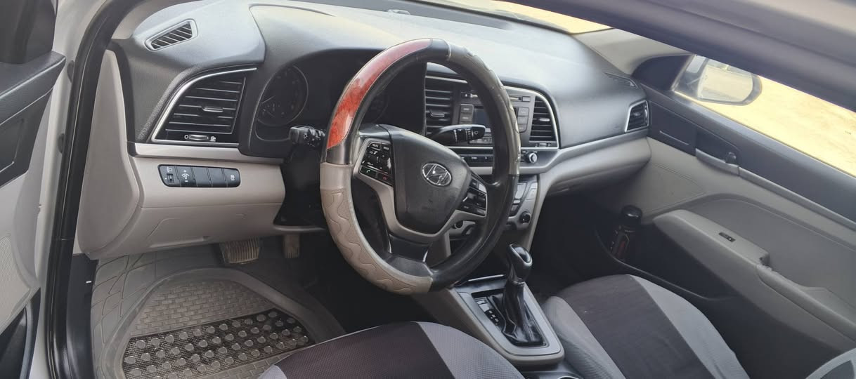 النترا موديل 17 خليجي رقم بابل دولي سياره مكفوله من الضربه بيها صبغ قليل اثر جرد تبريد شغال تخوم تاير جديد السياره مال جناي السعر 115 وبيها مجال قليل العنوان بابل شوملي ***********
