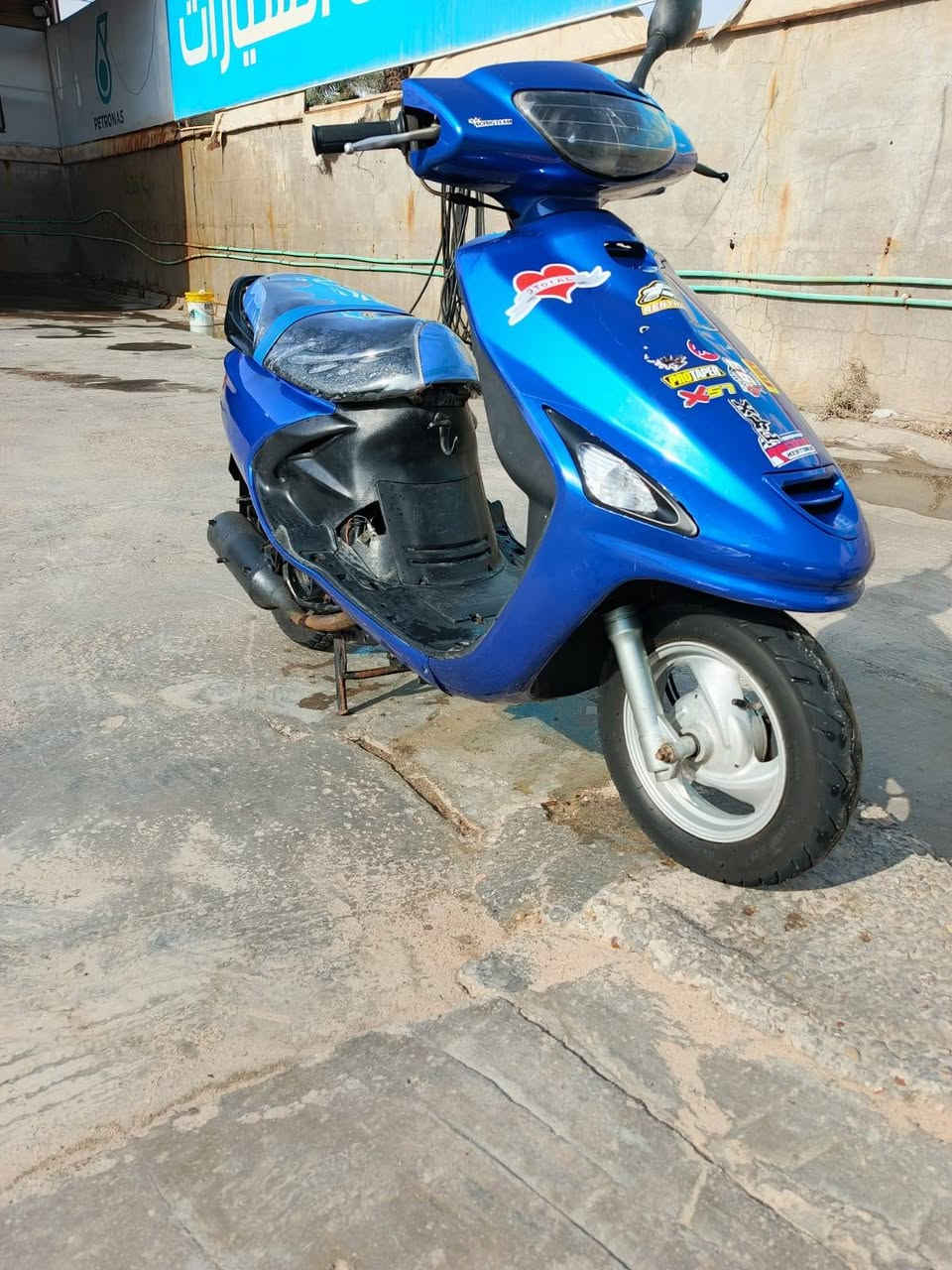 فراشه لبيع  مكينه مجفته تجفيت شركه دراجه جاهزه  سلف هندر شغال اشاير شغاله ربع ماذب عليه سعر ٤٧٥ وبيه مجال لشراي *********** مكان  بصره شط العرب جزيره
