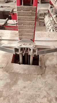 لبيع  جك LAUNCH رافع سيارات الجك نضيف يرادله فقط جبنات مكان كربلاء السعر  خابر عل رقم ***********
