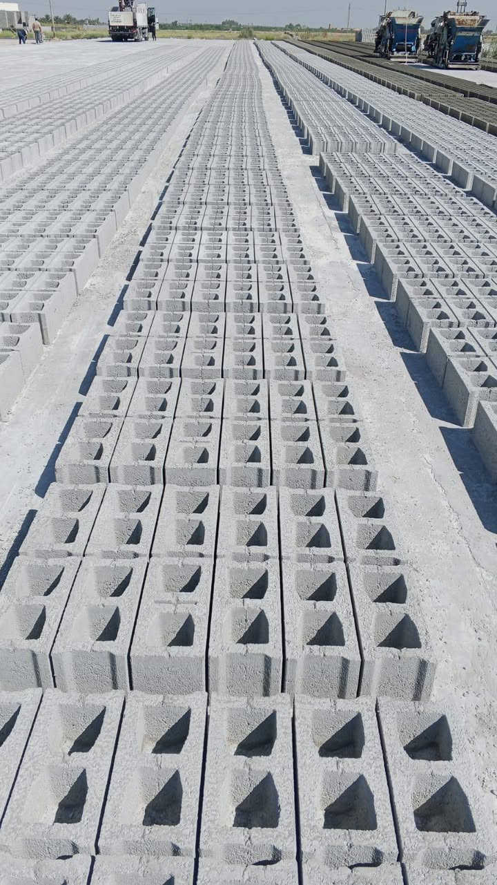 ***********   يتوفر بلوك قلاب ثقيلة درجة اولى( الاسمنت 2كيلو)  العنوان الباوية سعر 1000بلوكة 450 مطروح بالمعمل بدون توصيل  ويوجد توصيل( بالرافعة او الوري)ب اسعار مناسبة جدا  ل كافة مناطق ديالى وبغداد 
للاستفسار ***********
