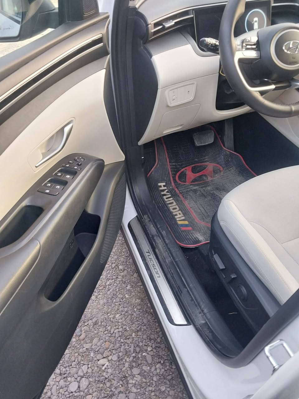 توسان ٢٤خليجي
كفاله عامه ماشيه ٣٨ 
بسمي وتحويل مباشر 
موصفات فول ما عدا لفتحه مكان سياره بغداد حي جهاد ***********
