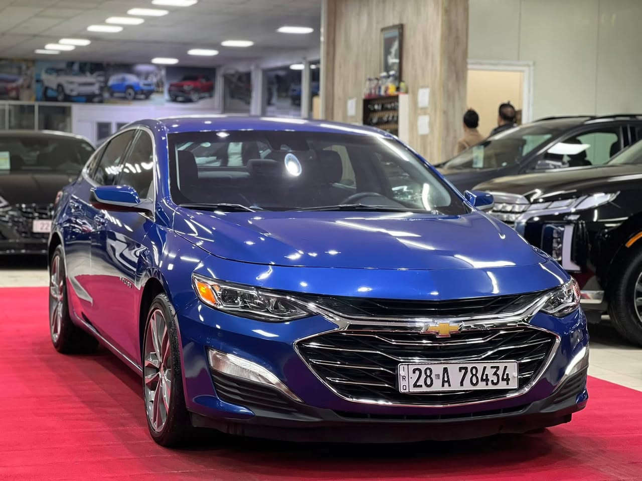 السلام عليكم ورحمة الله وبركاته.
#معرض_ابن_شعبان_لتجارة_السيارات. 
_________________________________
✅اسم السيارة : شوفرليت ماليبو 
✅الموديل :  2023 
✅الفئة : LT
✅رقم السيارة : نجف معوقين وكالة عامة بأسم المشتري 
✅السعر :  110 ورقة
✅الضرر : الابواب اليسار و الجاملغ الامامي الايسر + طرف البنيد 
✅الايرباك : ضرر ايرباك الدركة و الدشبول 
✅عداد المسافة :  21 الف ميل 

______________________________
🔻1-حجم المحرك  : 4 سلندر 1500 تيربو 
🔻2-ويل كب حجم 19 مع طقم تايرة 🔻بحالة جيدة
🔻3-بصمة ابواب و بصمة تشغيل و تشغيل عن بعد 
🔻4-لايتات زينون اصل 
🔻6-غرفة السيارة جلد اسود 
🔻7-ذاكرة خزن ميموري لمقعد السائق 
🔻8-تحكم كهربائي متكامل لمقعد السائق 
🔻9-المقاعد الامامية تبريد و تدفئة 
🔻10-تحكم ستيرن جهتين متكامل
🔻11-شاشة كبيرة الحجم للتحكم بكافة الايعازات
🔻12-كامرة خلفية  
🔻13-رادار امامي تفاعلي مانع للتصادم 
🔻14-تحديد مسار  
 

✅السعر المطلوب  110  ورقة  ✅
 ______________________________

‏*********** ‏ 📞المبيعات. 
***********٣📞الادوات. 

🔴العنوان:النجف الاشرف-
🔴المدينة المائية-
🔴مقابيل حي الجامعة
🔴مجاور كافية الزاويه-
