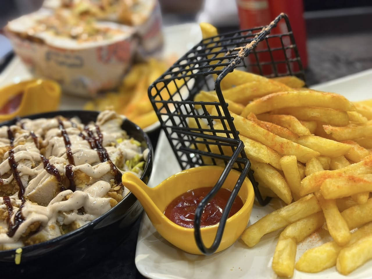 🎈🎉أجواء العيد في مطعم شاره گه م 🎉🎈

العيد غير… ويا شاره گه م 🌙✨
نرحب بكم لقضاء أروع وأجمل لحظات العيد وسط أجواء عائلية دافئة ومليئة بالفرح ❤️

استمتعوا بألذ وأشهى الوجبات المحضّرة بحب وبأعلى جودة
ونخلي عيدكم طعم ثاني لا يُنسى 😍🔥

🍽️ مشاوي • مندي • شاورما • بركر • بيتزا
🎶 أجواء مميزة • خدمة راقية • جلسات مريحة للعوائل

❤️ المكان المثالي حتى تجمع أحبابك وتعيش فرحة العيد بكل تفاصيلها

📍 خانقين – ديالى
📞 ***********
📞 ***********

🚗 توصيل سريع متوفر لجميع المناطق

✨ لا تفوتون الفرصة… زورونا وأنتم وعوائلكم الكرام وخلو عيدكم ويانا أحلى😍🤩
