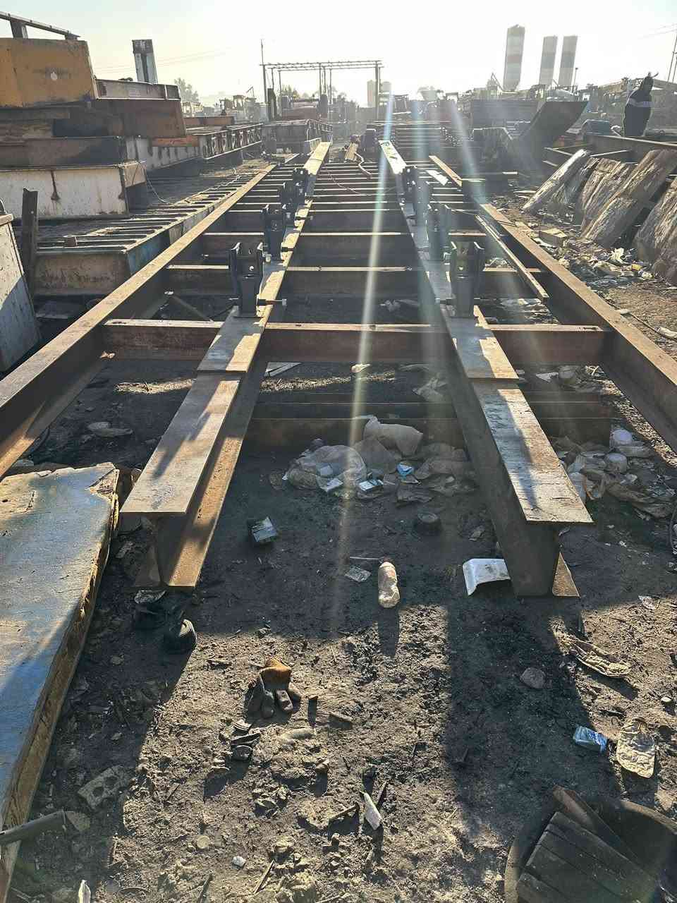 السلام عليكم لودر تفصال جديد للبيع طول 10 ونص والعرض 3 وعشره ابيع ع هاي وضعيتها السعر اتصل وتدلل ***********
