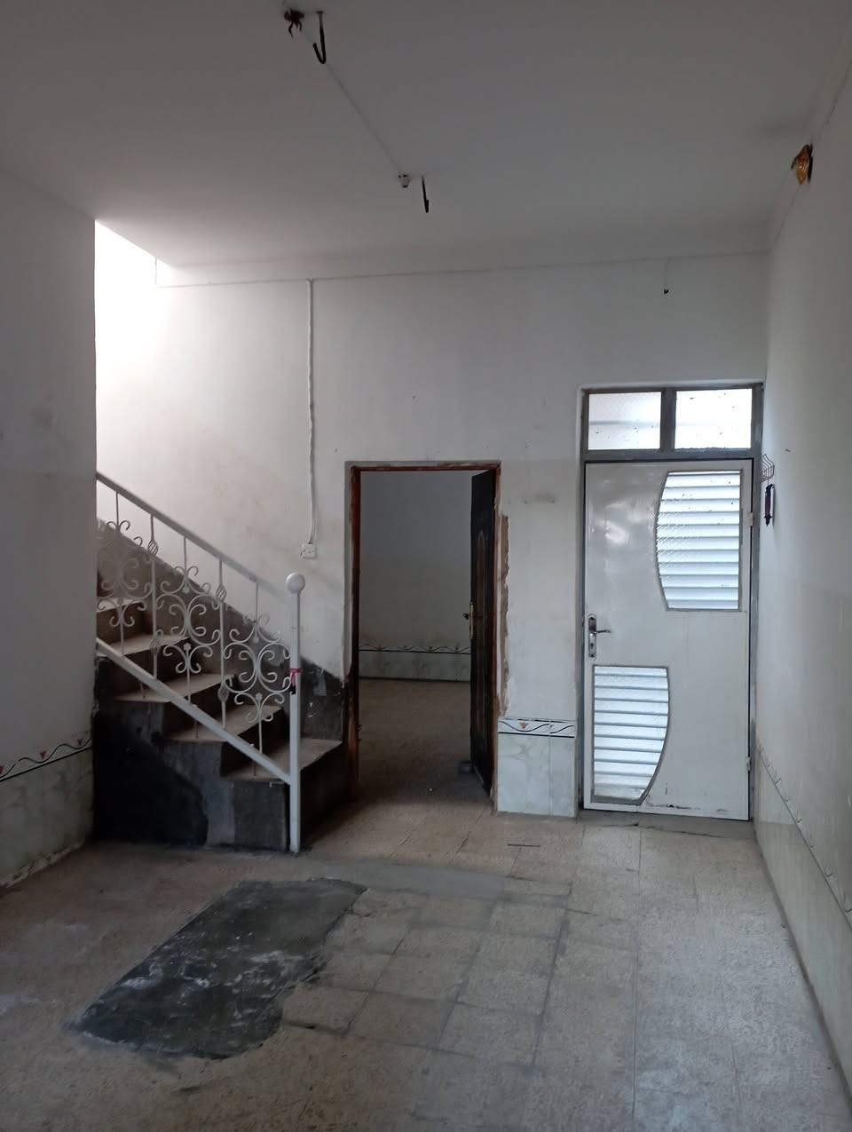 دار للايجار
حي ميسان قطاع 31 مقابل البريد شارع 20 م
غرفه..صاله..مطبخ..استقبال..صحيات ..طارمه..مكشوفه
الشهر 300 الف
للاستفسار 
مكتب السلامي للعقار 
ابو اسيل السلامي
***********
