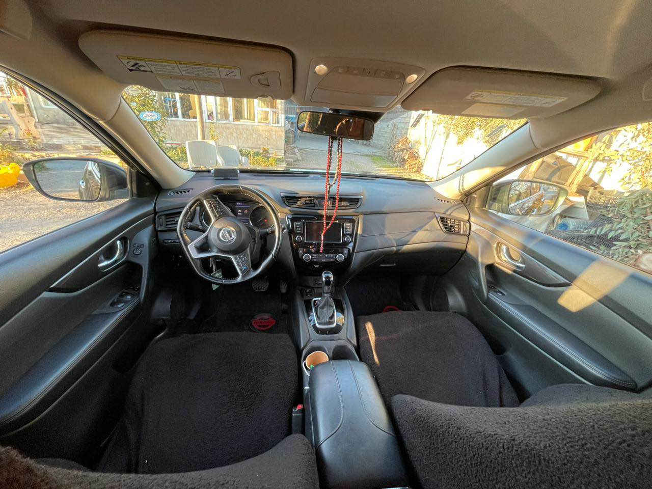 Nissan rogue 2020 sv

نيسان روگ SV 2020 
بەردی گزوزی بیلادی به شەرت 
رادار 360° به شەرت 
پێش و پشتەوه کەبس و به شەرت 
داخلی و شاصى به شەرت
هه‌زار ٦٢ mile
فول مواسفات بەس پانوراما نییه
چوار پستون 
بەسمه و شغال 
سندوق شفت
  ویل بیلادی حەجم ١٨ 
رادار و کامێره 
سیستەمی ئیقتیسادی eco و سپورت 
دژه خلیسک
*********** رانية, السليمانية
