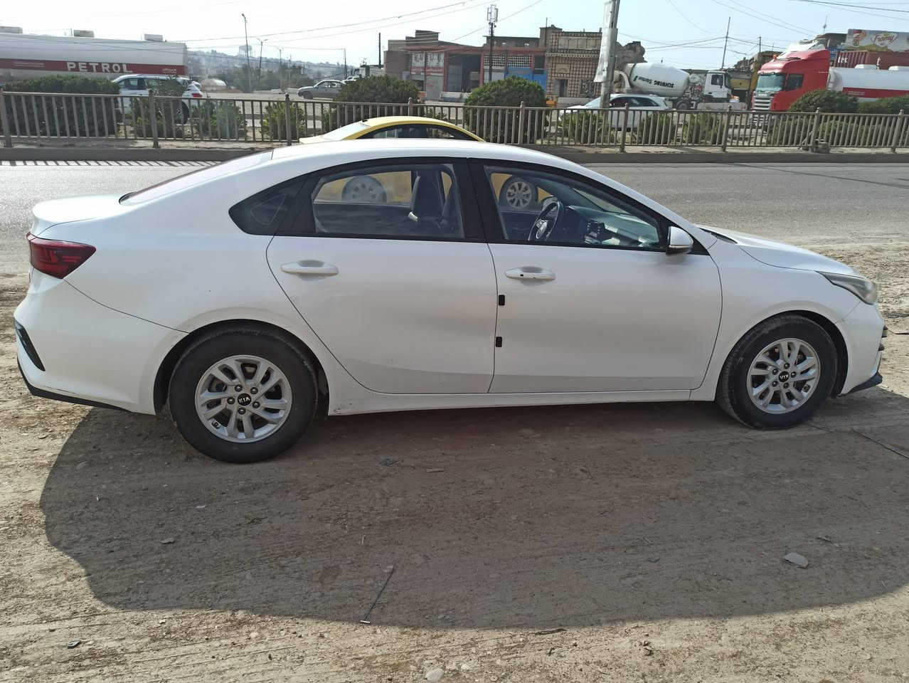 السلام عليكم 
كيا سيراتو 
موديل 2019
رقم نينوى  الماني 
كابون بأنزين 
موصفات فول ماعد سلايت 
محرك وكير شرط 
محرك 16 دوش
كير AT المرغوب 
تبريد  تدفئه 
سياره بدون صبغ بيها تعديل بارد باب خلفي الساىق 
شرط التحويل 
السعر118$وبيها مجال 
🛑ملاحظه مهمه
 يرجى الاتصال من  الساعه 9 صباحأ إلى الساعه 9 مساء
#العنوان موصل الجديده شارع بغداد مجاور سنتر بغداد
#مكتب ال رزان للسيارت
***********
***********
