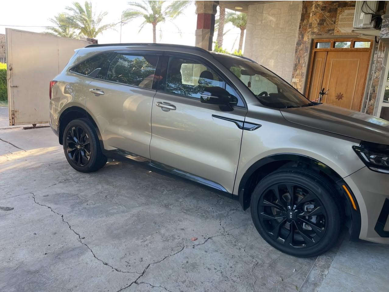 السلام وعليكم للبيع سورنتو 2021 للبيع 
فئة SX فول مواصفات بصمة تشغيل بصمة أبواب تشغيل عن بعد صندوك كهرباء ودخول ذكي بانوراما كراسي السايق والصدر كهرباء وتدفئة سبعه راكب كراسي منفصل vip شاشه ذكية وكامره دواره تحكم ستيرن ورادارات 360درجه سايد بريك بصمه اوتو هولت خمس وضعيات قياده وضع منحدر النزول دفع رباعي سياقه ذاتيه 
محرك 2500 تيربو السياره على وضع الشركه صور الحادث مرفقه السيارة ليبل واحد صبغ فقط ربع البنيد ماشيه 55
السعر ٢٢٥ وبيها مجال السيارة رقم اربيل تحويل مباشر
للاستفسار الاتصال على الرقم

***********
