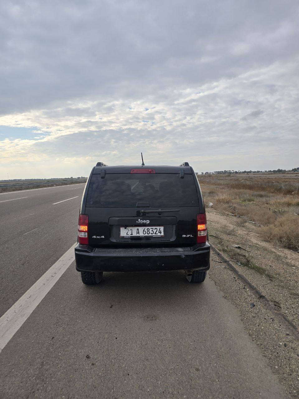 سلام عليكم
جيب ليبرتي 2008 فور ويل 4×4
لون اسود تبريد ثلج منضومة جديد زوج تايرات جديد
محرك خيط تبخير كير خير من الله 
حادثهة جاملغ أيمن 
رقم سليمانية انكليزي تريد تحويل تريد وكالة
مكان بغداد الغزالية سعر 87 وبيهة مجال
الاستفسار على رقم ***********
