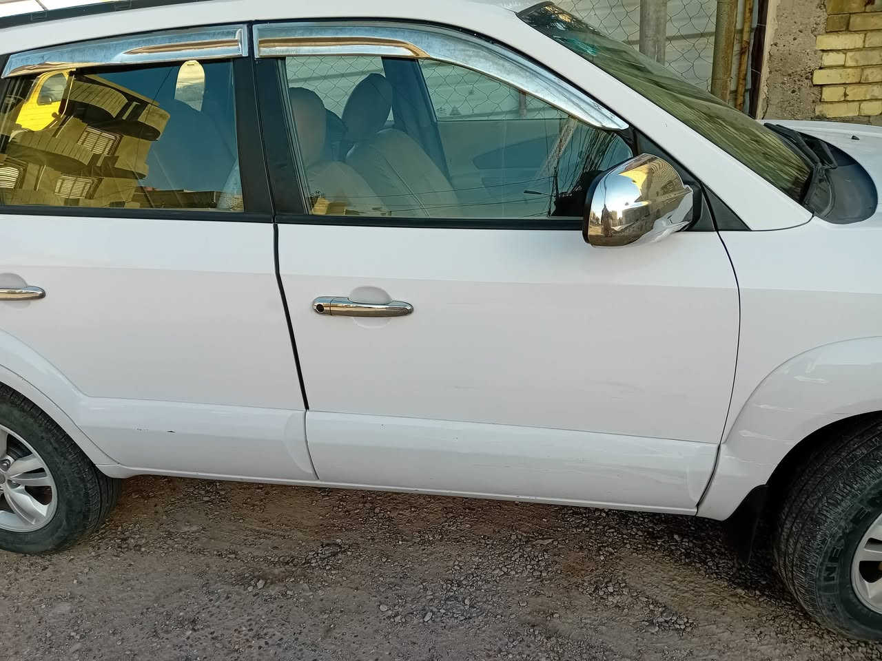 سلام عليكم توسان موديل ٩بيه صبغ باب السائق والي بصفه بدون دواخل كير محرك مكفول سعره ١٠٥ بيه مجال قليل بغداد 
***********
***********
