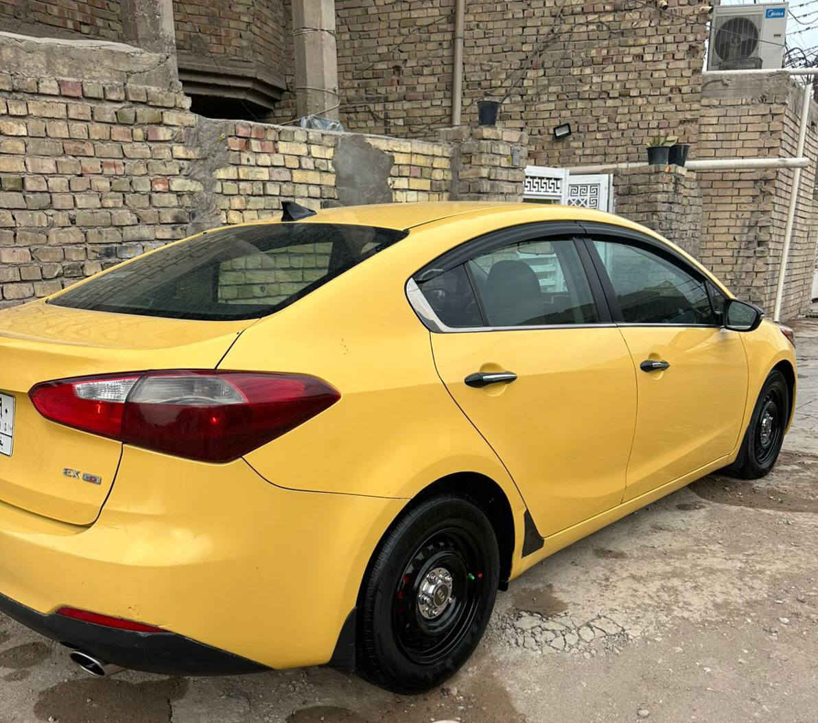 السلام عليكم سياره كيه فورتي موديل 2015وارد امريكي صور حادث منشوره رقم بغداد مواصفات نص فول محرك كير صدر تبريد تخم تاير سعر 97$بيه مجال بصيط العنوان بغداد الامين النتصال ***********
