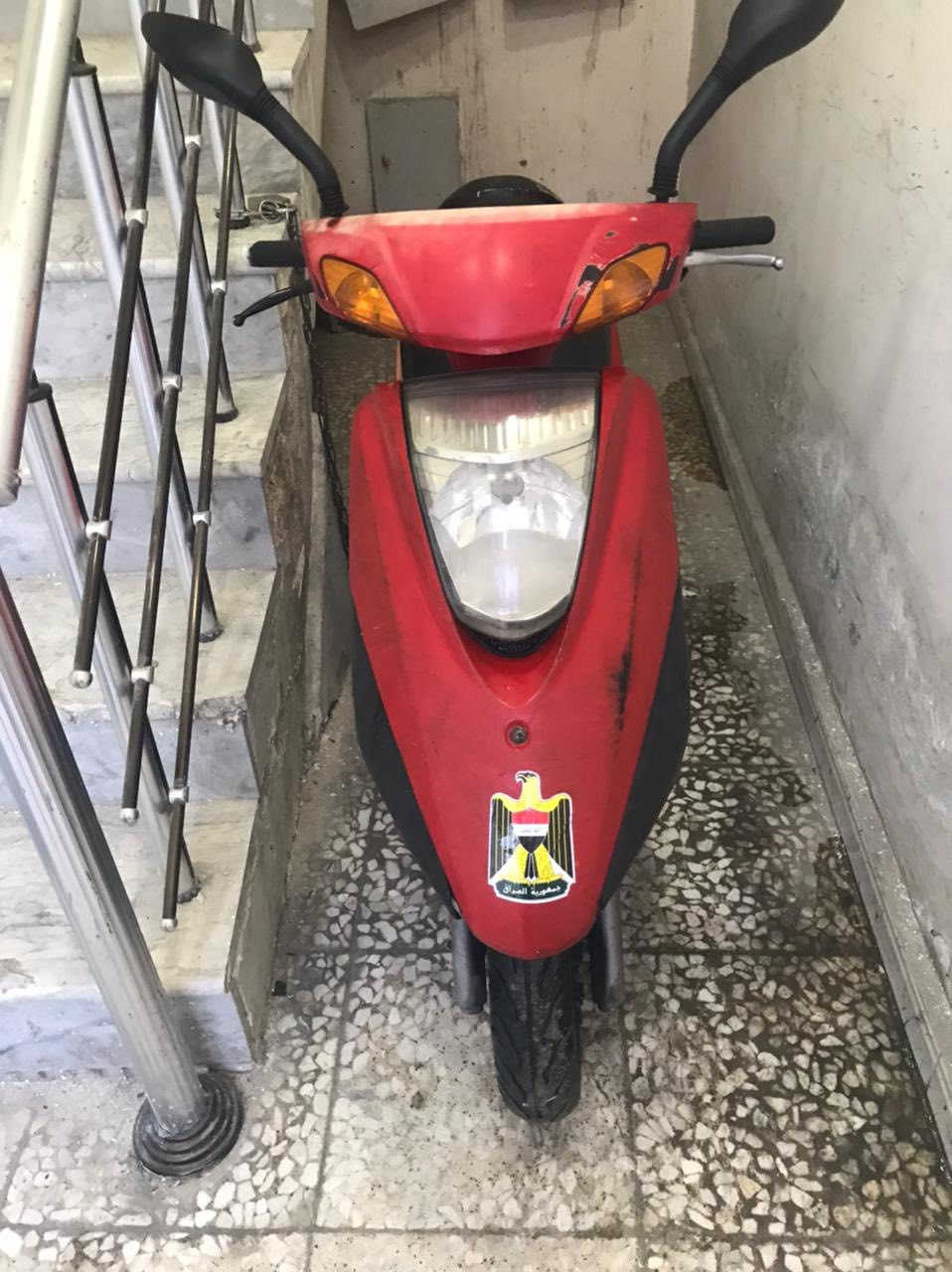 سلام عليكم دراجة بريز نظيفة
‏لا مفتوحة ولا مجفته 
بيع ومراوس مكاني بغداد كلشش نظيفة 
وكلشي شغال بيها سلف وهندر سعر ٤٠٠ 
تواصل خاص 
أو على رقم     ***********
