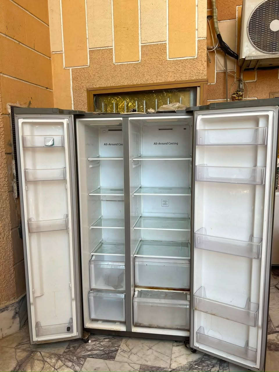 سلام عليكم ثلاجة سامسونغ للبيع بيها عطل فقط الكارت قيم بما يرضي الله
واتساب ***********
