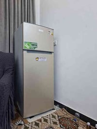 ثلاجه جديده قبل شهرين اخذته للبيع السعر 250 التصال وتساب 07811144960