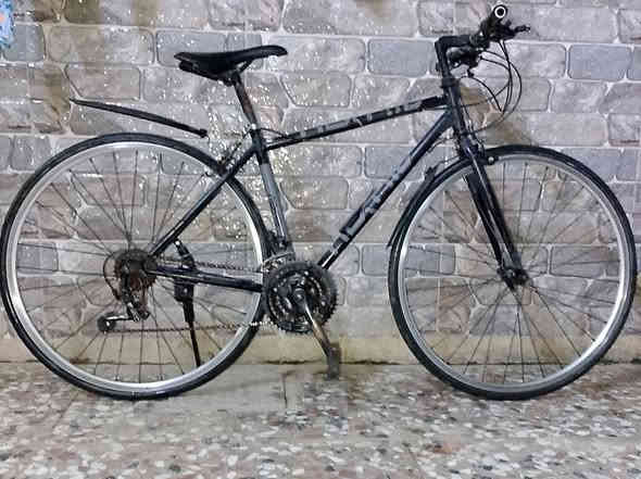 #بايسكل ياباني c700
سبع نمر خلفي ثلاثه امامي 
العكرب شيمانو الوياله شيمانو 
السعر 100وبي مجال بسيط
مكاني بغداد الزعفرانيه 
الرقم***********
