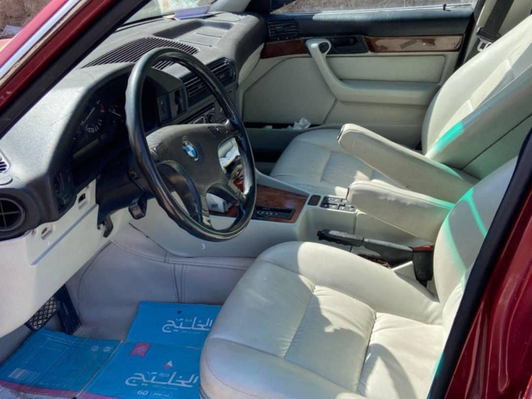 للبيع BMW
525
محرك مسكر. تك فانوص
 سياره نضيفه 
حداديه تايرات جدد 
 كلشي علبلاد 
بس صبغ جماليه 
سياره نشطه وحلوه مال سفر 

مكان بصره شط العرب 
سعر 63 وبيه مجال 
ترهم مراوس بلون رصاصي 
رقمي ***********
