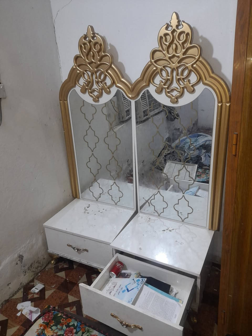 غرفه  نوم  تركي كامله اي تقص مابيه حتى برغي حاليآ امفصخه  أجرت بيت ارضية مو عدله  أصبابه


**إذا كنت صاحب هذا الإعلان وتريد حذفه لأي سبب، رجاءا أرسل رسالة إلى الدعم الفني**