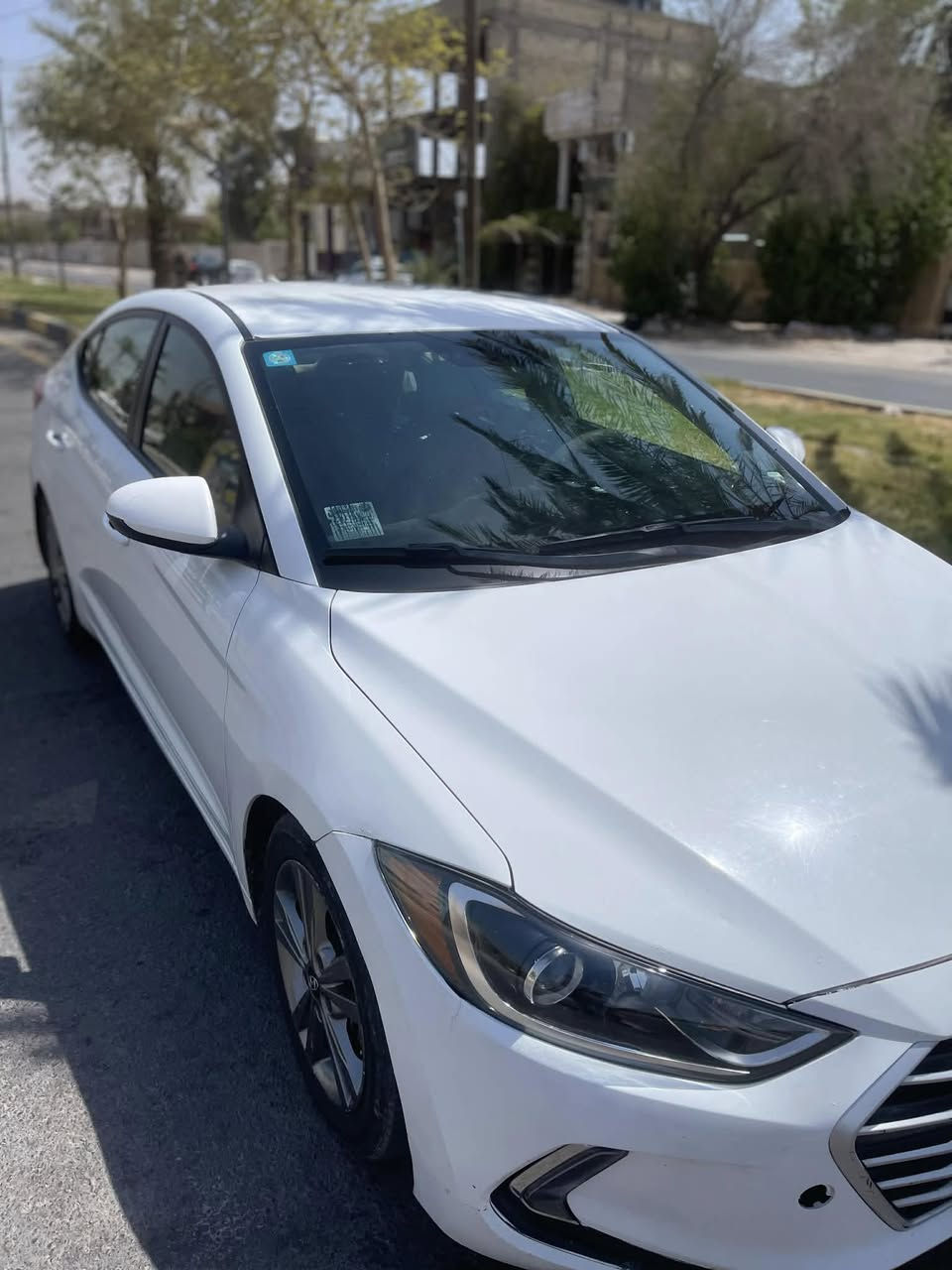 السلام عليكم
النترا 2017 وارد امريكي فول عدا الفتحة ماشية 102 الف رقم بغداد الدولي باسمي ...
السيارة بدون حادث بدون ايرباك بس جايه بيها 4 قطع صبغ اثر شخوط + بيها مكانات تكشير معروفة بالوارد الصدفي ومغلف القمارة فابلون شي مرتب ... 
السيارة بصمة و نقطة عمياء وتدفئة كشنات وتبريد شاشة وهواي مواصفات .. 
صدر نص عمر
السيارة معروضة ب 119 وبيها مجال ان شاء الله 
المكان بغداد - البنوك
***********
