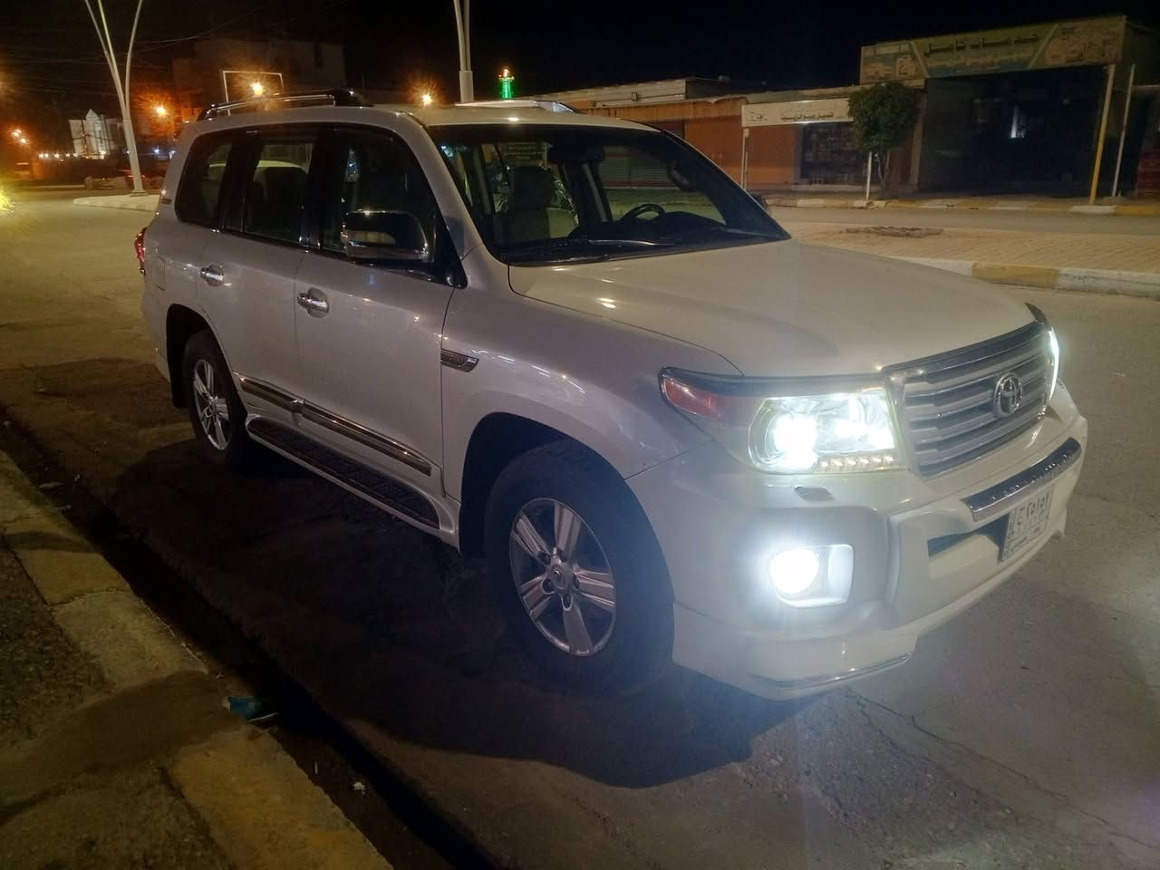 السلام عليكم 
لاندكروز 2010 كفاله عامه رقم بغداد مكينه زيرو جاهزه سياره سونار وياها 
مكينه ٦ السعر 305وبيها مجاا لشراي يرهم مراوس بيكم رقم شمالي او بغداد 
عنواني الانبار قضاء هيت
جاهزه متصرف عليها شي 
***********
