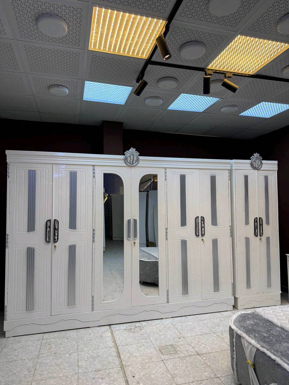 السعر // مليون و100

🔅تفاصيل الغرفة المرمري  ....

 خارج ٤ملم ام دي اف 🔺
وداخل صاج ٣ملم 
صبغ حراري  درجة اولى 


عدد القطع  ٧ قطع 😍
🔺1 //جرباية  قياس  ١٦٠ × ٢٠٠ 
🔺//ميز جانبي ايسر قياس ٥٠
🔺2// وميز  جانبي  قياس ٥٠
🔺3// زاوية ارتفاع مترين عرض ٨٠
🔺4// وميز بلازمه  
🔺5//وميز مراية ارتفاع مترين عرض ١٢٠
🔺6// وكنتور ٦ باب  ارتفاع مترين و١٥ طول ٣ متر و١٥

القطعه الثامنة حسب الطلب شازلون
سعرها ٥٠ الف ❤️

(توصيل مجاني مركز بغداد )
التوصيل يشمل الشد مجاني 🔥
(اطراف ٥٠)
باقي المحافضات حسب البعد
توصيل الجميع محافظات العراق 

الاحجز والاستفسار راسلو الصفحه