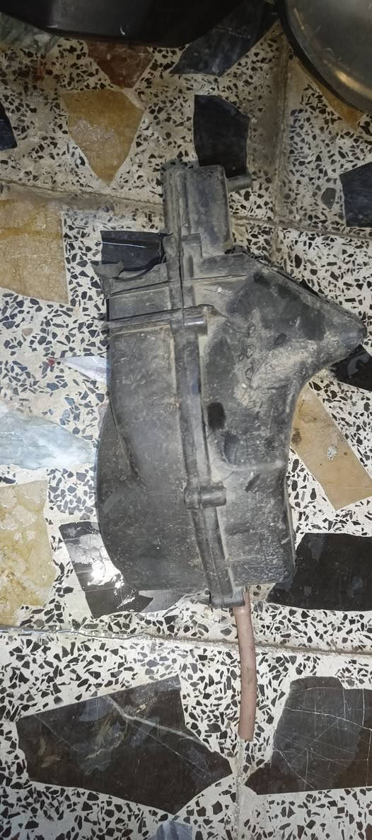 سلام عليكم غراض سكنز للبيع المازده سعرهة 15 الذيل 5 كابريتر هوه و الجوين 15 الكابريتر الثاني سعره 10و نضيف جديد قبق هندر سعره 10 بك لاي 5بي كسر بصيط مثل ما موضح بل صورة القبق مال مكينه ب 5 شوته ب 5 ستان 10 مكاني بغداد قرب الحسينية مال راشديه رقمي فقط واتساب ***********
