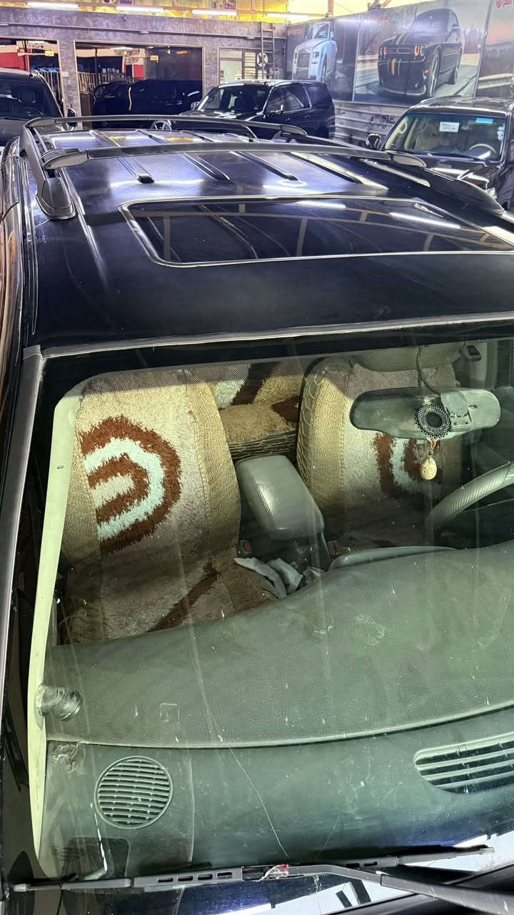 بلايزرر  2005 سياره نضيفه وجاهزه الاخير وفول مكينه وكير وتبريد وصدر كله هسه ادامه كامله قبل سبوع بسمي تحويل ثاني يوم سنويه 2028 سياره فول فتحه كراسي كهرباء قبط اسود مرغوب 6 سلندر بغداد الشعب مقابيل كاتب عدل الشعب 
 السعر 80 وبيه مجال شي قليل حق الجيه 
***********
